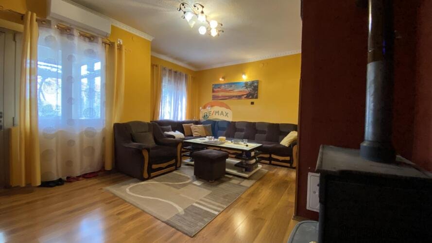 RIJEKA, Gornja Vežica - Stan 78 m2 + dodatni objekt 49 m2