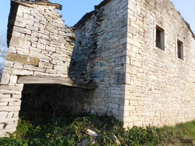 Buje, Momjan, okolica-Kuća za adaptaciju. - 2