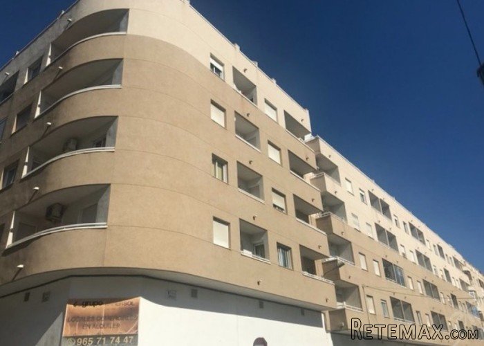 Beautiful penthouse in the centre of Torrevieja, it has a..