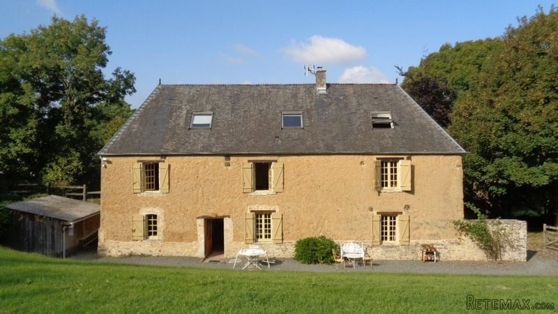 Detached House with Lovely Drive - 2