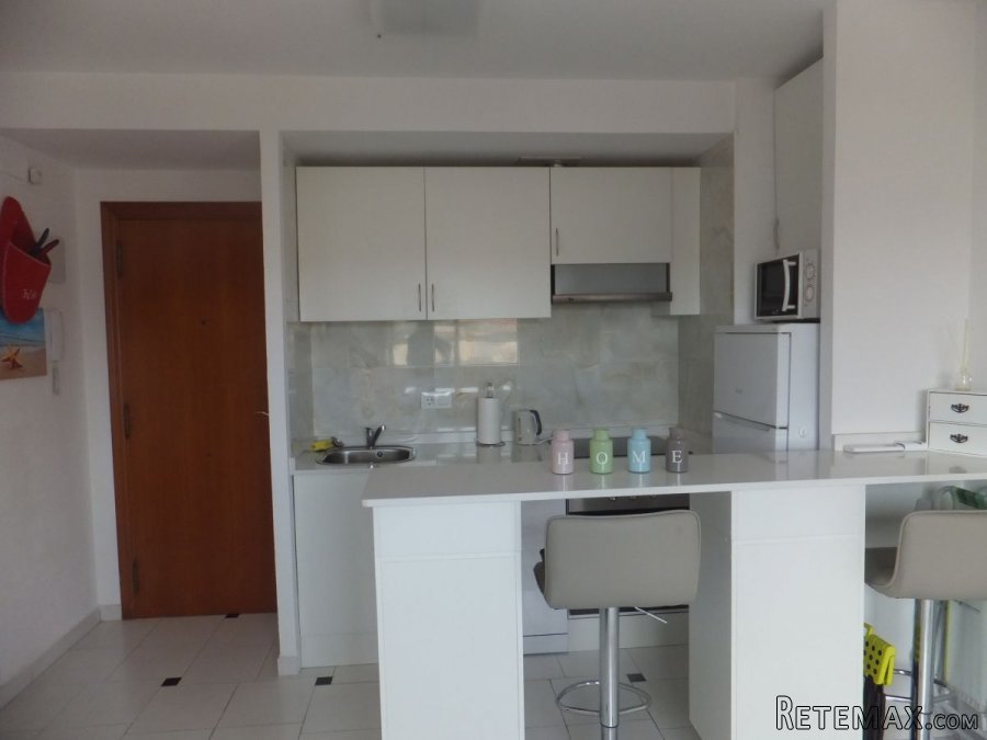 Flat refurbished in 2016.It has 1 bedroom, bathroom with.. - 2