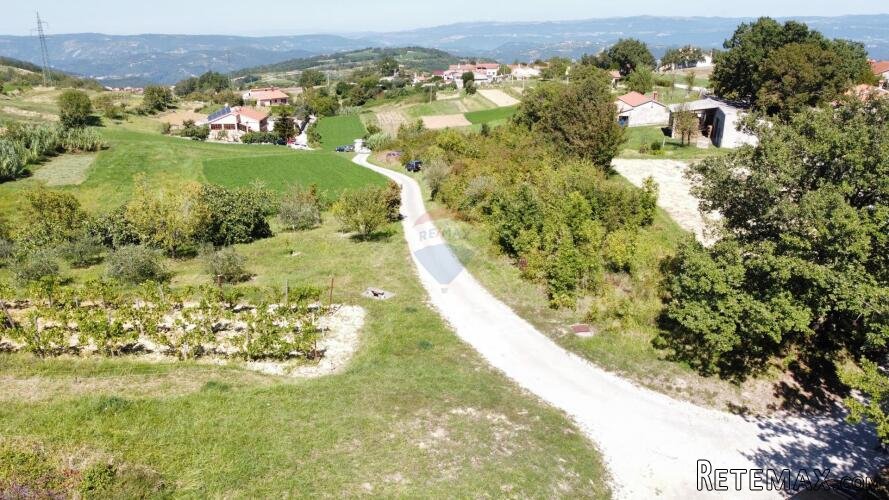 ISTRA, KAŠČERGA - Građevinsko zemljište 1650 m2 + 650 m2 pol - 2