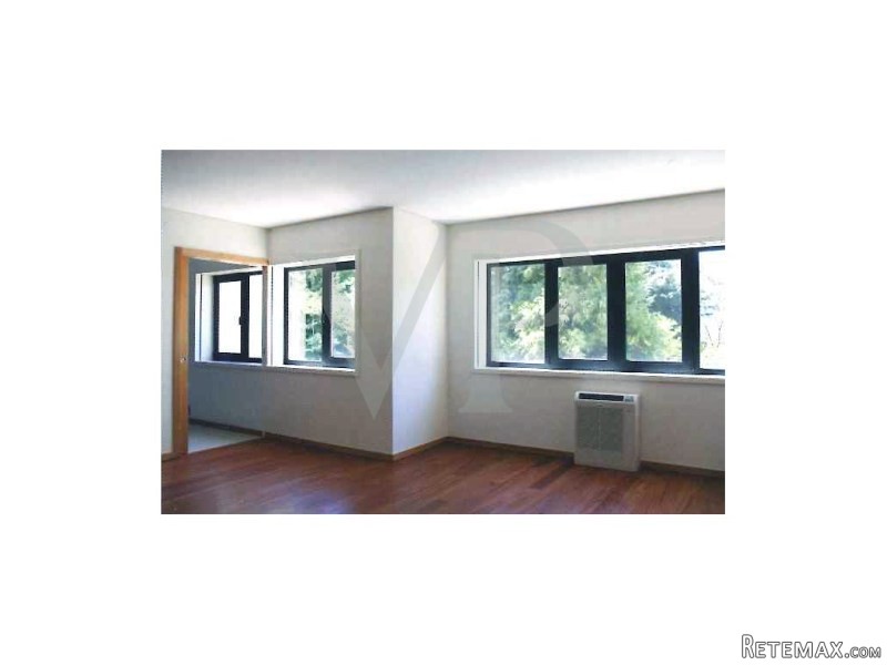 Moderna Moradia com 4 + 1 quartos -..