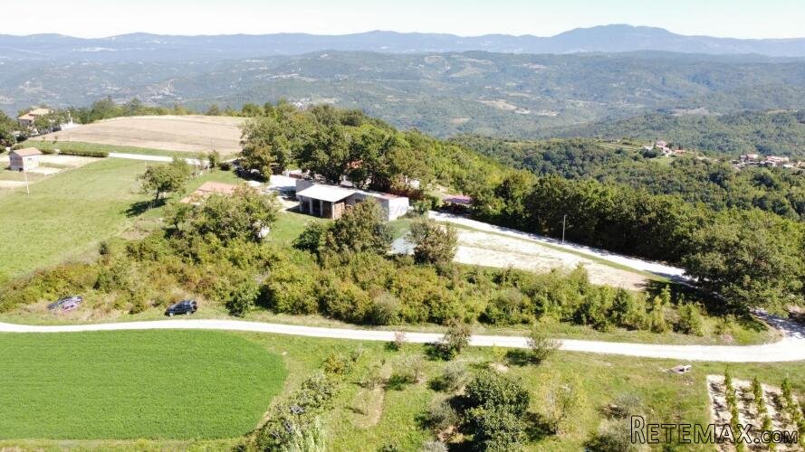 ISTRA, KAŠČERGA - Građevinsko zemljište 1650 m2 + 650 m2 pol - 3