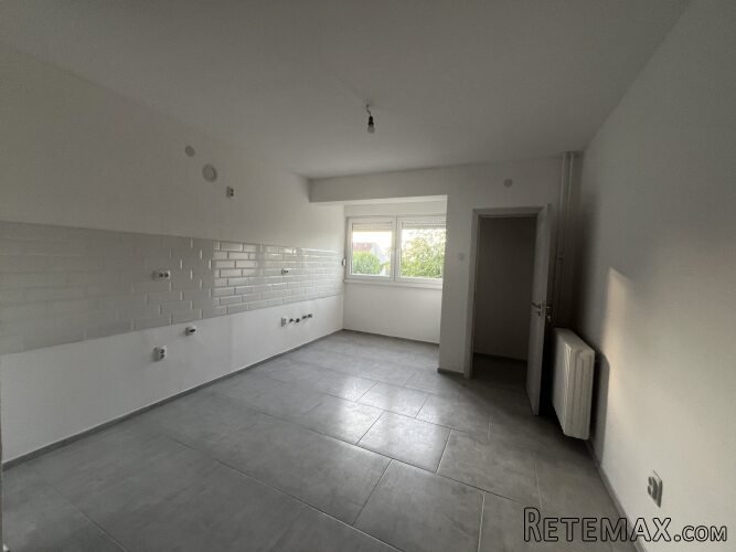 Prodajem kucu u centru Zrenjanina - 3
