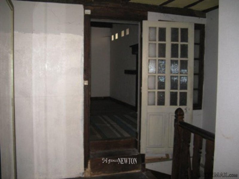 Correze. Le Lonzac. Shop premises with.. - 2