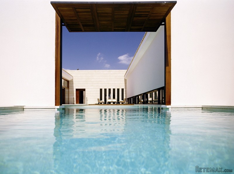 Villa With Minimalist Design Features.. - 2