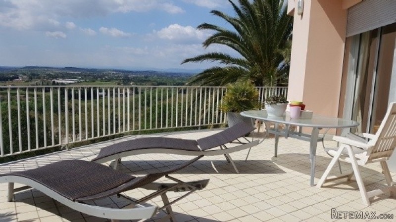 Contemporary Villa With Apartment..