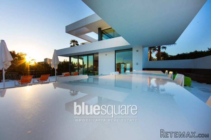 Exclusive 7 bedroom villa in El Portet - 2