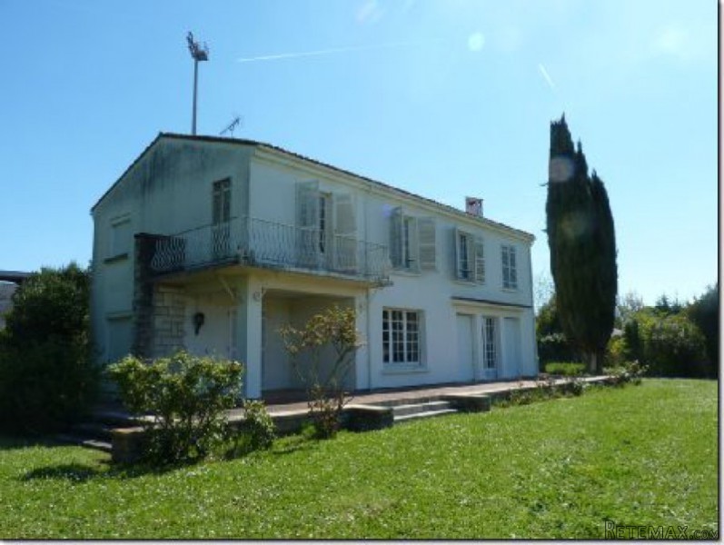 Character Villa With Large Garden And..