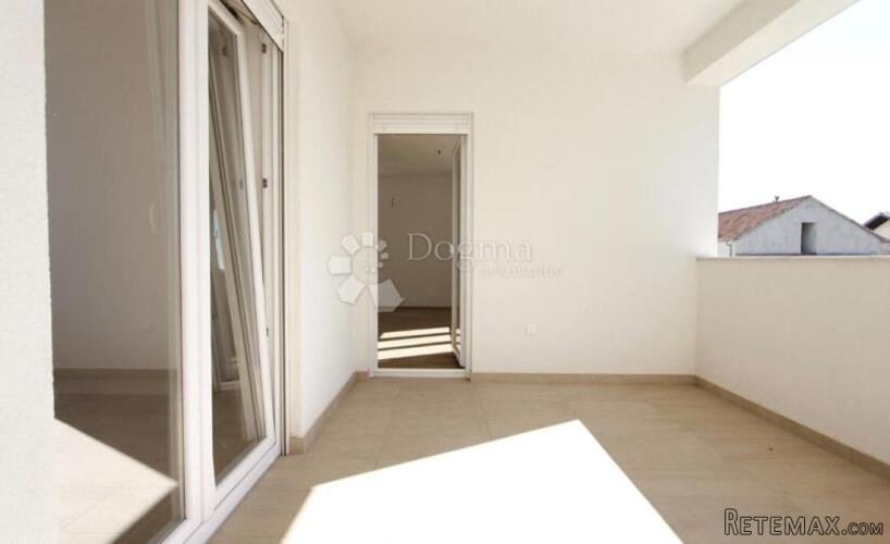 VODICE - dvoetažni stan na 1. katu 130 m2 - 3