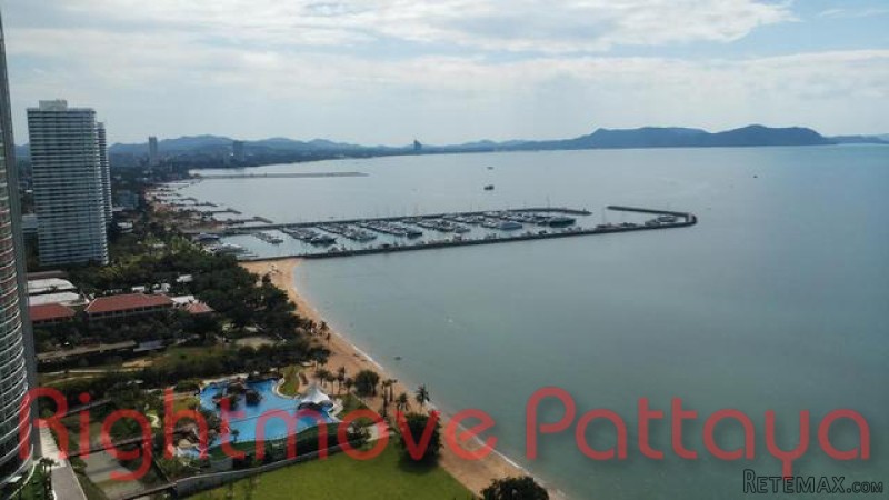 1 Bedroom Condo for sale in Na Jomtien..