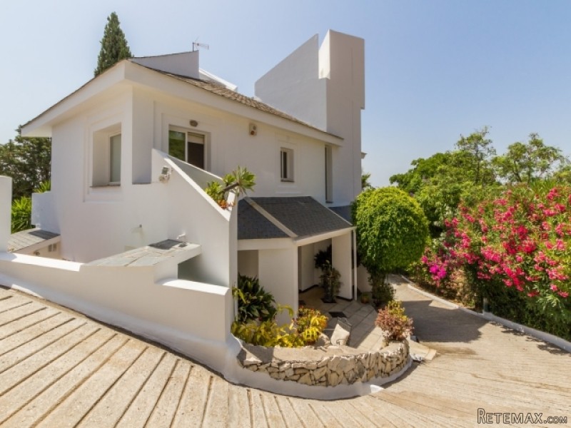 5 Bedroom Villa For Sale Situated In El.. - 2