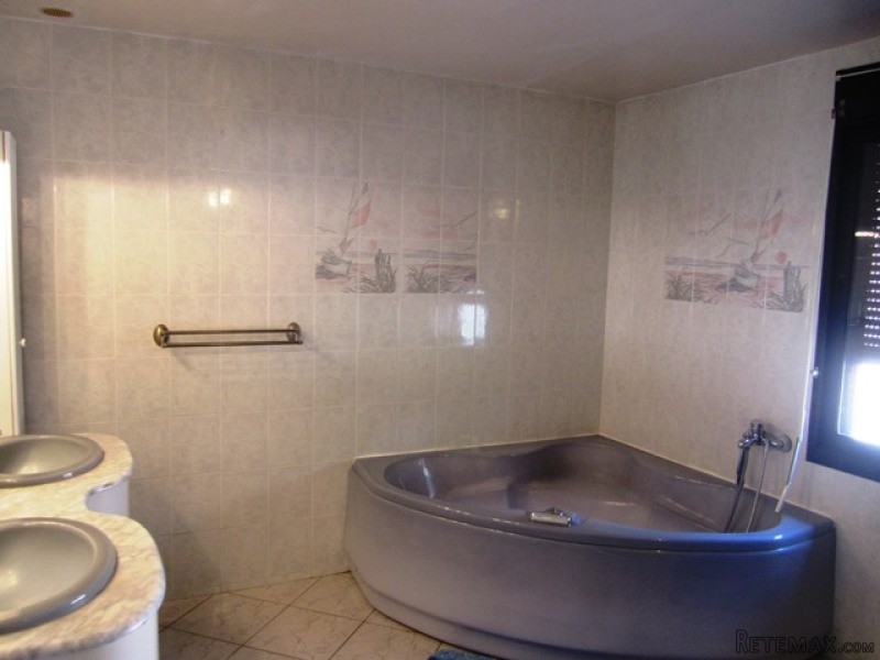 A Well Built Traditional French.. - 2