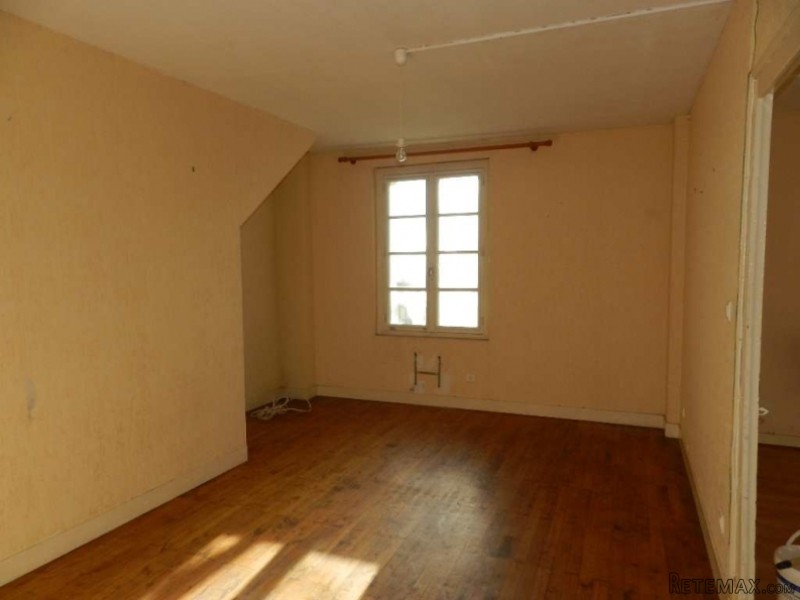 Nice Detached House with Garden - 2