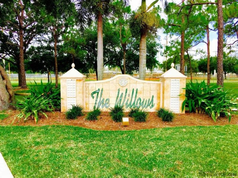136 Dove Cir, Royal Palm Beach, FL -.. - 2