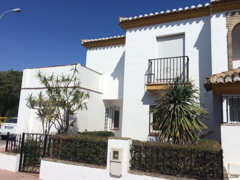 4 bedroom, 2 bathroom Villa, (build 158..