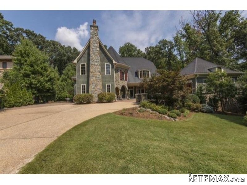 5 bedroom Detached House For Sale: 8634..