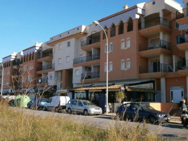 Bargain 2 Bed Apartment For Sale In.. - 2