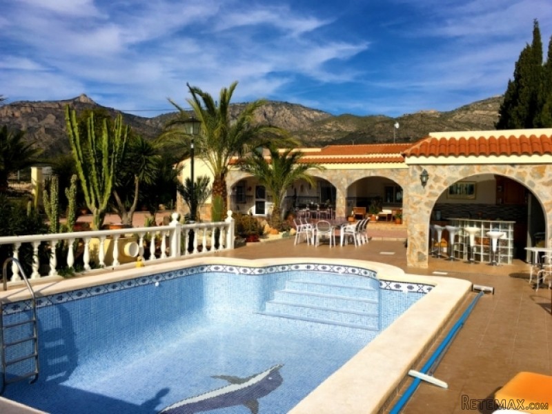 Villa In The Mountains Between..