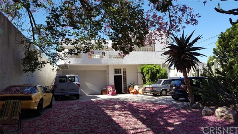 8721 Etiwanda Avenue | Northridge..