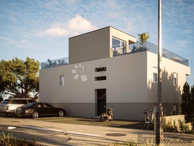 Maslenica- Građevinsko zemljište s projektom - 2