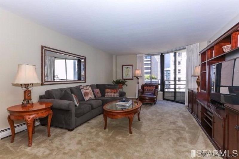 1 bedroom House Share For Sale: 900..