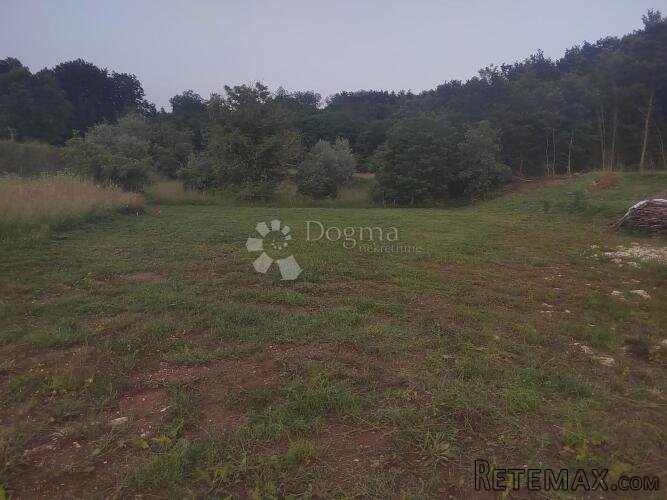 Građevinska parcela s idejnim projektom na mirnoj lokaciji - 3
