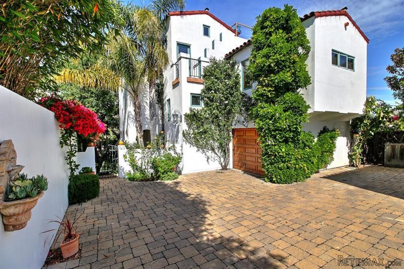 4 bedroom Apartment For Sale: 928 Olive..