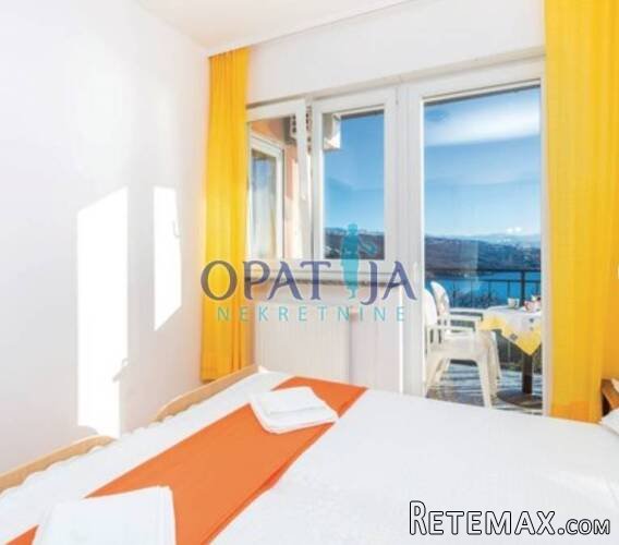 Opatija - prekrasan 2 sobni stan sa balkonom