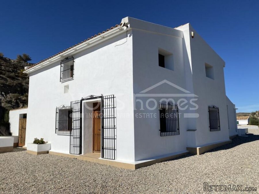 RESERVED 2023 WITH VOSS HOMES - A beautifully renovated &.. - 4