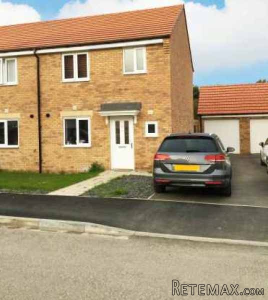 3 bedroom, Semi-detached House house..