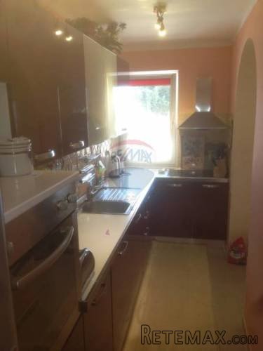 ISTRA, LIŽNJAN, VELIKI STAN S GARAŽOM