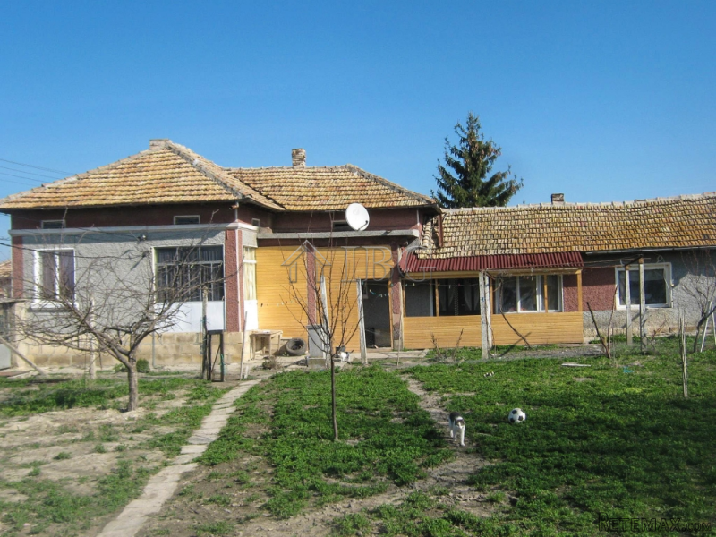 House with 2 bedrooms, 1 bathroom near..