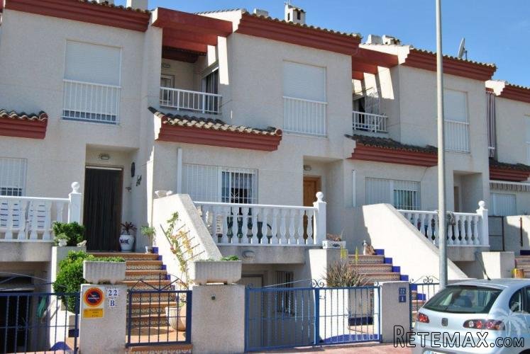 Beautiful attached property at the edge of the Rojales..