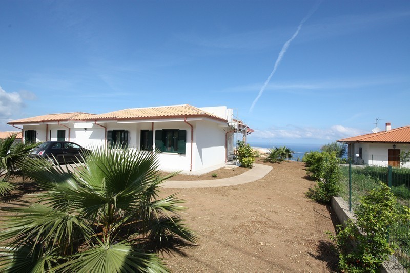 2 Bedrooms - Villa - Italy - For Sale - 2