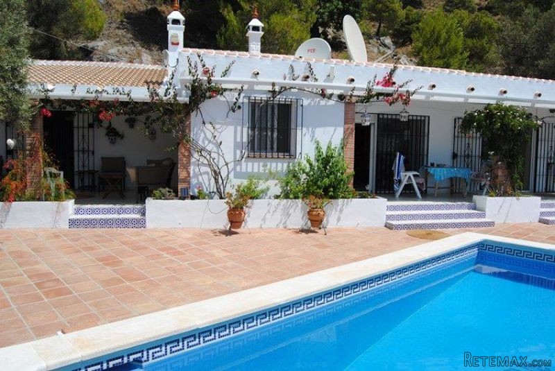 Country Houses for Sale in Competa..