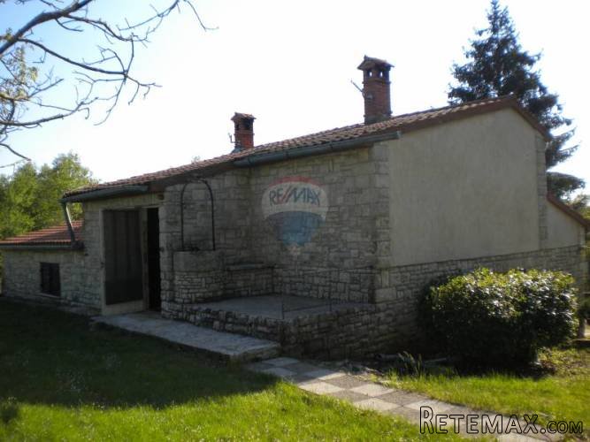 Kuća u žminju sa velikim građ zemljišta - 4
