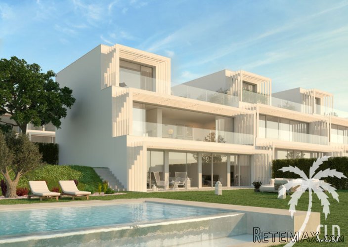 Luxury villas with spectacular views over the golf course..