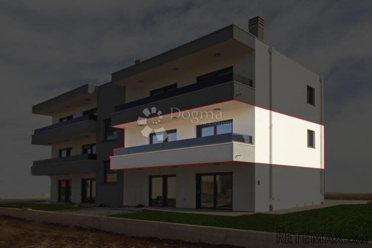 Atraktivan 2-soban stan na prvom katu, Umag okolica