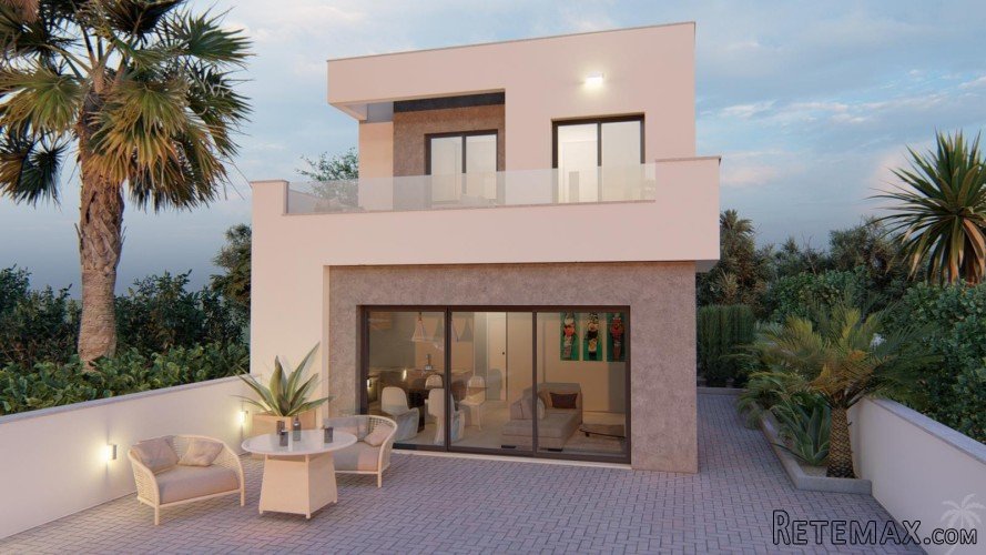 This great villa is located on the edge of Pilar de la..