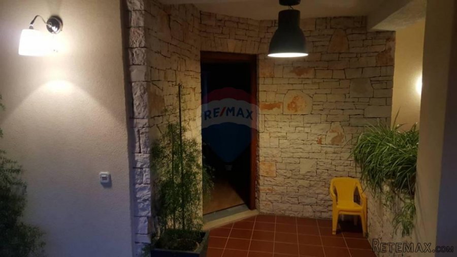 Kuća sa poslovni prostorom - 9