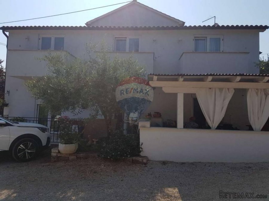 Kuća sa poslovni prostorom - 10