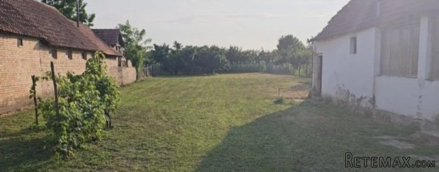 Kuca i plac u Žablju - 2