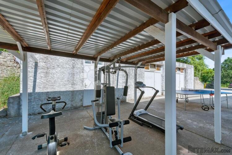 PREKRASNA VILLA SA BAZENOM I PROSTRANOM OKUĆNICOM, U BLIZIN - 12