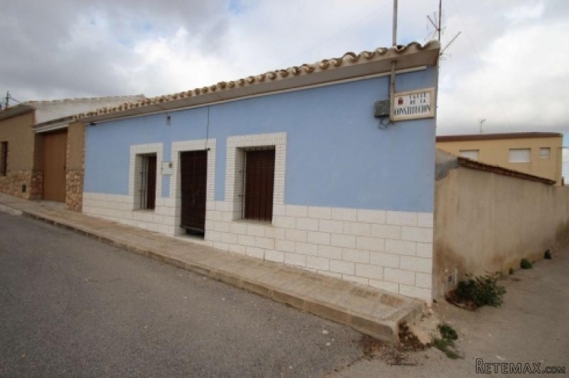 Raspay - End Of Terrace Village House