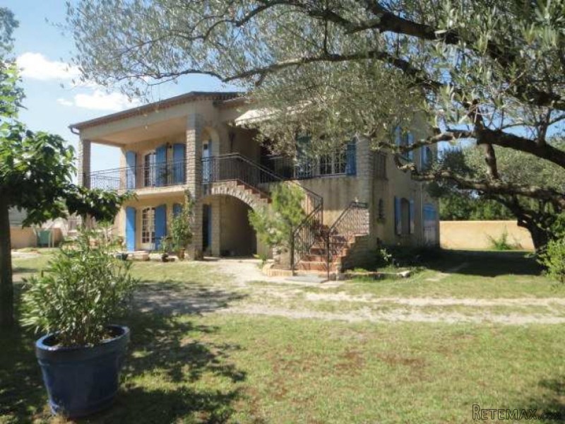 Stunning Villa with Swimming Pool - 2