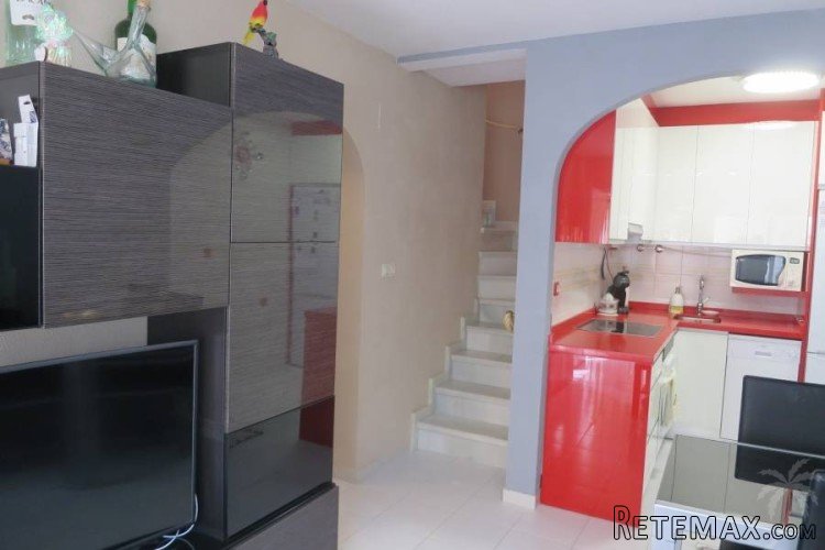 This beautiful semi-detached house is fully equipped.. - 3