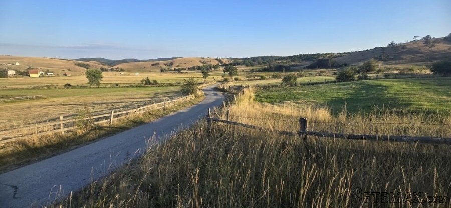 Na prodaju plac 40 ari sa starom Chalet kucom na Zlatiboru - 14