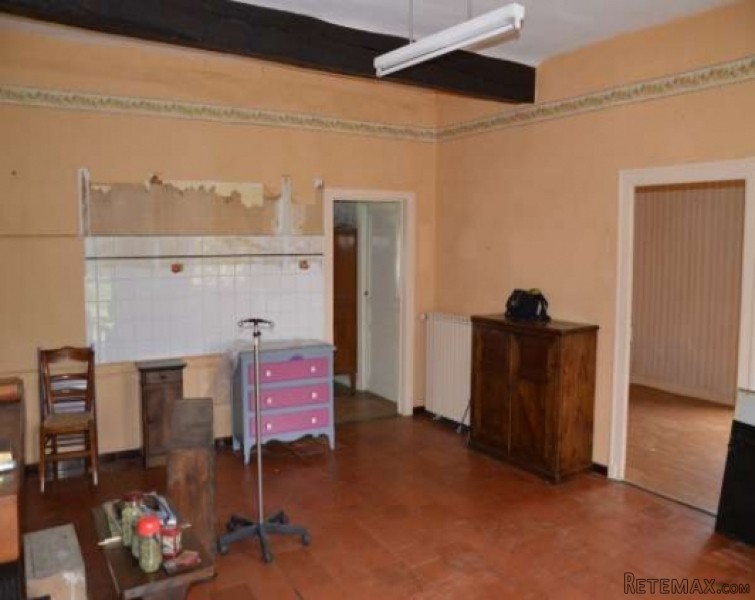 RARE, superbly situated large farmhouse.. - 2